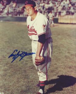 Autographed EARLY WYNN 8X10 CLEVELAND INDIANS photo