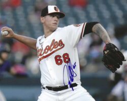 AUTOGRAPHED TYLER WELLS 8X10 Baltimore Orioles Photo