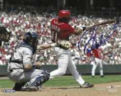 Autographed BARRY LARKIN 8X10 CINCINNATI REDS photo