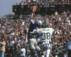 Autographed ED TAYLOR 8X10 New York Jets photo