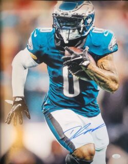 Autographed D'Andre Swift  16x20 Philadelphia Eagles Photo w/ JSA COA