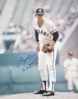 Autographed Gaylord Perry "1972 Cy Young" Cleveland Indians 16x20 photo
