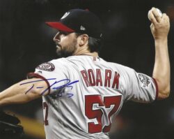 Autographed TANNER ROARK 8X10 Washington Nationals Photo