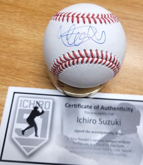 Autographed ICHIRO SUZUKI Official Rawlings Major League Baseball with Ichiro Hologram