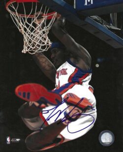 Autographed TREVOR ARIZA 8x10 New York Knicks Photo