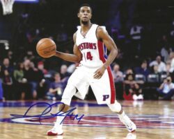 Autographed ISH SMITH  8X10 Detroit Pistons Photo