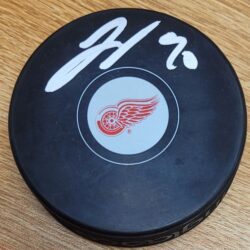 AUTOGRAPHED JOE VELENO Detroit Red Wings Hockey Puck
