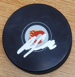 Autographed BLAKE COLEMAN Calgary Flames Hockey Puck
