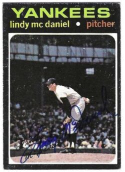 Autographed Lindy McDaniel New York Yankees 1971 Topps card