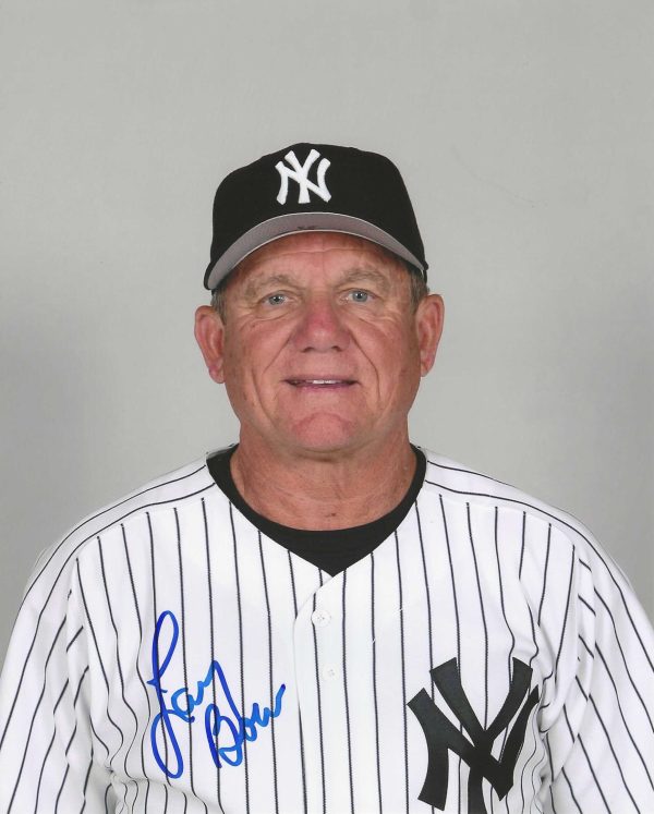 AUTOGRAPHED LARRY BOWA 8x10 New York Yankees Photo