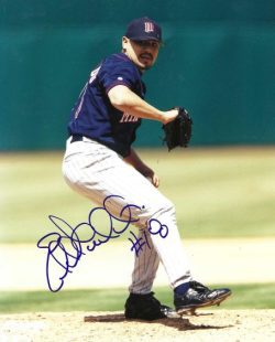 AUTOGRAPHED EDDIE GUARDADO 8X10 Minnesota Twins Photo