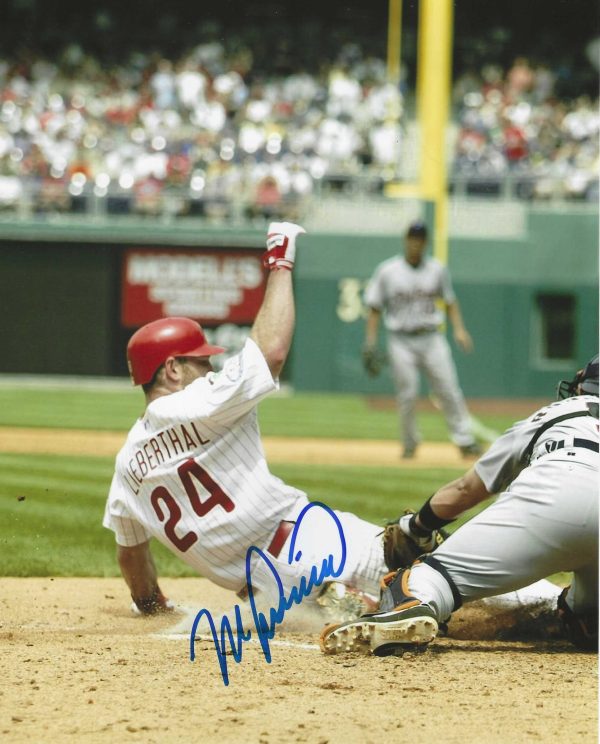 AUTOGRAPHED Mike Lieberthal 8x10 Philadelphia Phillies Photo
