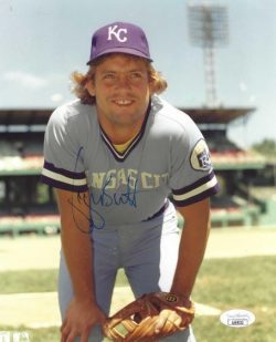 AUTOGRAPHED GEORGE BRETT 8x10 Kansas City Royals Photo JSA
