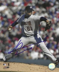 Autographed LIVAN HERNANDEZ 8X10 Washington Nationals Photo