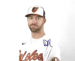 AUTOGRAPHED D.L. HALL 8X10 Baltimore Orioles Photo