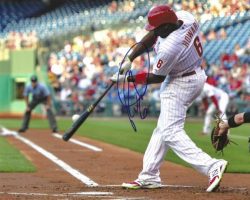 AUTOGRAPHED RYAN HOWARD 8X10 Philadelphia Phillies Photo