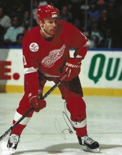 Autographed BOB ROUSE 8x10 Detroit Red Wings Photo