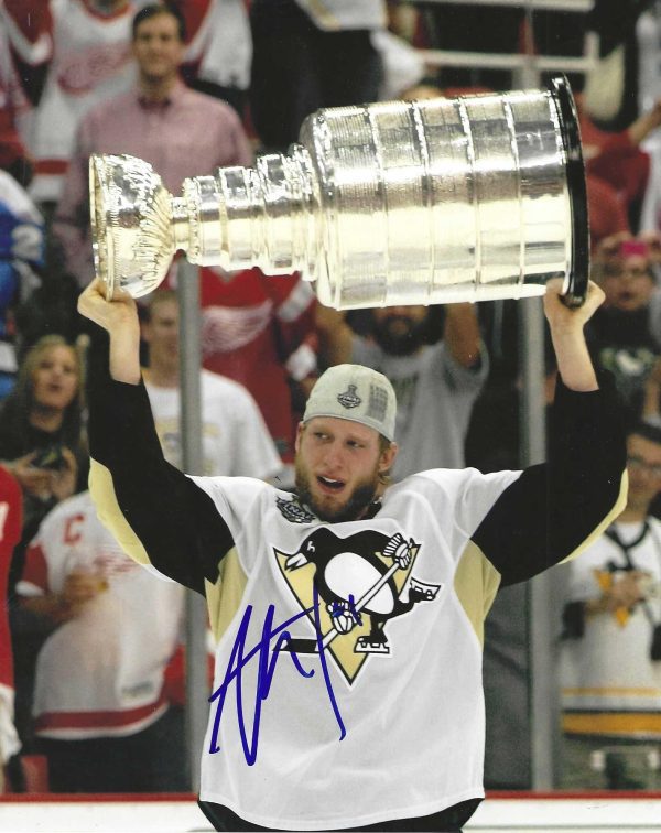 Autographed JORDAN STAAL 8x10 Pittsburgh Penguins Photo