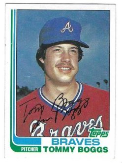 Autographed TOMMY BOGGS Atlanta Braves 1982 Topps Card