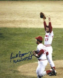 AUTOGRAPHED Will McEnaney "76 WS Last Out" 8x10 Cincinnati Reds Photo