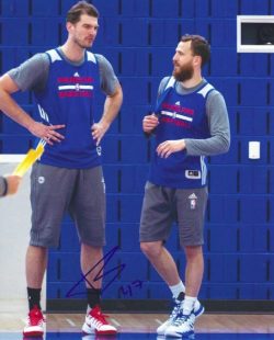 AUTOGRAPHED TIAGO SPLITTER 8x10 Philadelphia 76'ers photo