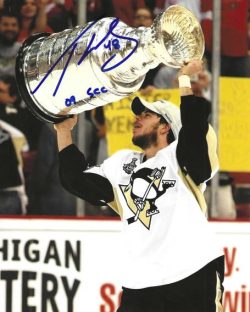 Autographed TYLER KENNEDY "09 SCC"  8x10 Pittsburgh Penguins Photo