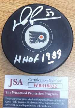 Autographed DARRYL SITTLER "HHOF 1989" Philadelphia Flyers Hockey Puck JSA Witness