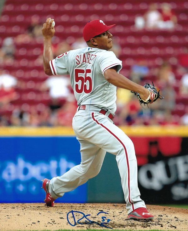 Autographed RANGER SUAREZ 8X10 Philadelphia Phillies Photo
