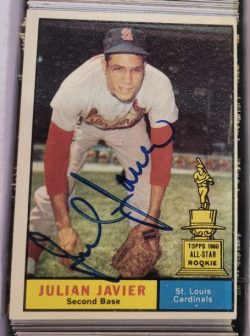Autographed JULIAN JAVIER St. Louis Cardinals 1961 Topps Card