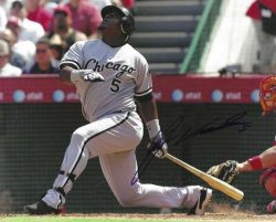 AUTOGRAPHED JUAN URIBE 8X10 Chicago White Sox Photo