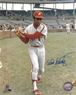 AUTOGRAPHED WILLIE MONTANEZ 8X10 Philadelphia Phillies Photo
