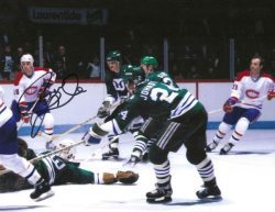 Autographed PIERRE LAROUCHE 8x10 Montreal Canadiens Photo