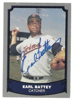 Autographed EARL BATTEY Minnesota Twins 1988 Pacific Legends Card