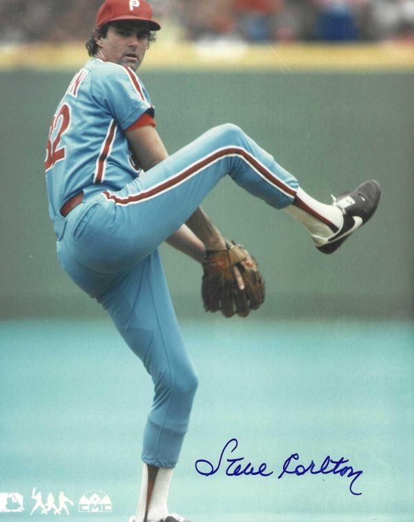 Autographed STEVE CARLTON 8X10 PHILADELPHIA PHILLIES Photo