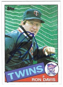 Autographed RON DAVIS Minnesota Twins 1985 Topps Card