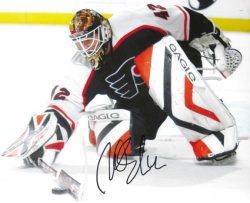 Autographed ROBER ESCHE 8X10 Philadelphia Flyers Photo