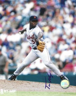 AUTOGRAPHED FERNANDO RODNEY 8X10 Detroit Tigers Photo