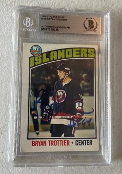 AUTOGRAPHED BRYAN TROTTIER New York Islanders 1976-77 O-Pee-Chee Card #115 Beckett Slabbed