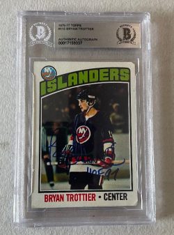 AUTOGRAPHED BRYAN TROTTIER New York Islanders 1976-77 Topps Card #115 Beckett Slabbed