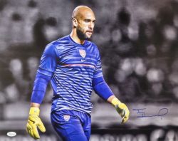 Autographed TIM HOWARD 16X20 USA Soccer Photo JSA