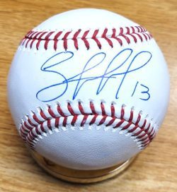 Autographed SALVADOR PEREZ Official Rawlings Major League Baseball Beckett