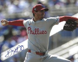 AUTOGRAPHED GRIFF MCGARRY 8X10 Philadelphia Phillies Photo