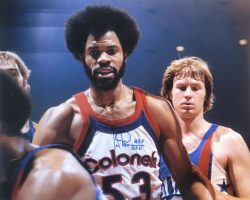 Autographed 16x20 ARTIS GILMORE Kentucky Colonels Photo