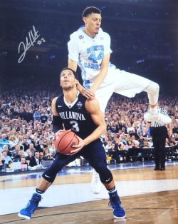 Autographed JOSH HART 16X20 Villanova Wildcats Photo