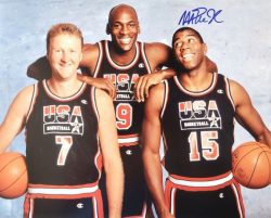 Autographed MAGIC JOHNSON 16X20 USA Los Angeles Lakers Photo