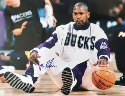 Autographed GLENN ROBINSON 16x20 Milwaukee Bucks photo