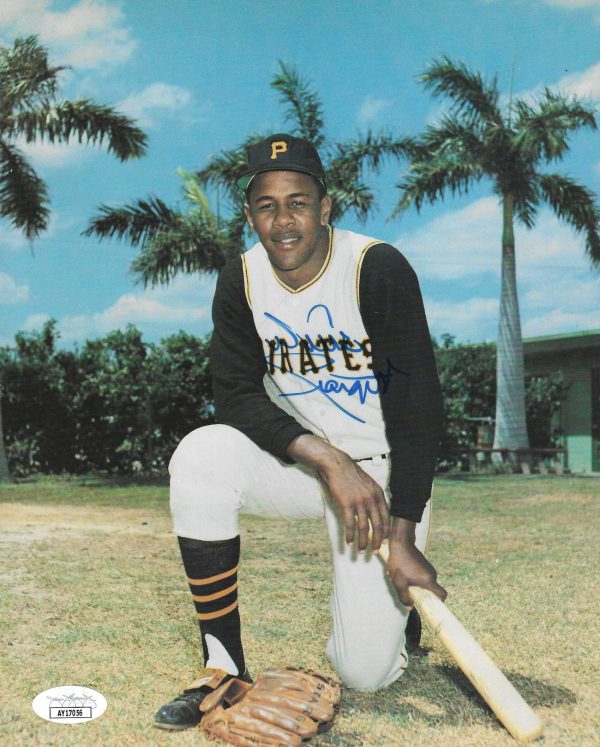 Autographed WILLIE STARGELL 8x10 Pittsburgh Pirates Photo JSA
