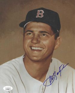 Autographed CARL YASTRZEMSKI 8X10 Boston Red Sox JSA COA