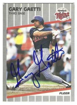 Autographed GARY GAETTI Minnesota Twins 1989 Fleer Card