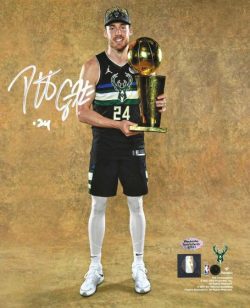 AUTOGRAPHED PAT CONNAUGHTON 8X10 MILWAUKEE BUCKS Photo